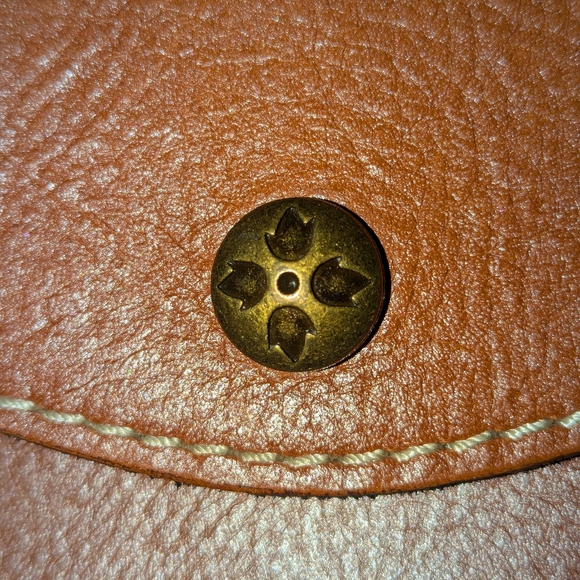 Patricia Nash Midi Heritage tan leather tech iPad portfolio. - Picture 4 of 10